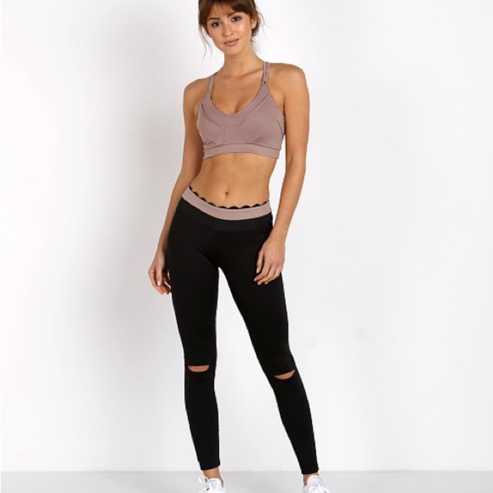 NWT Track & Bliss Scalloped Waist Knockout Black Athletic Leggings. Sz L